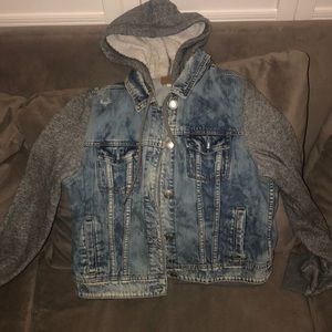 super cute sweatshirt/denim jacket
